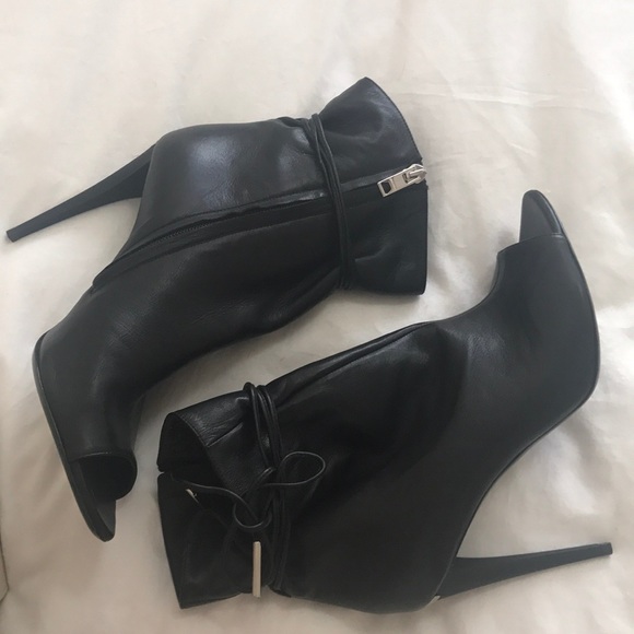 BURBERRY PRORSUM Black Leather Peep Toe Ankle Boot - Picture 5 of 5
